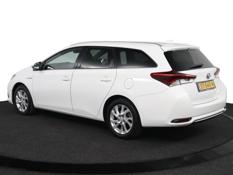 Toyota Auris Touring Sports - 1.8 Hybrid Dynamic Go 4