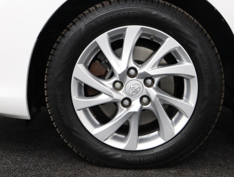 Toyota Auris Touring Sports - 1.8 Hybrid Dynamic Go 40
