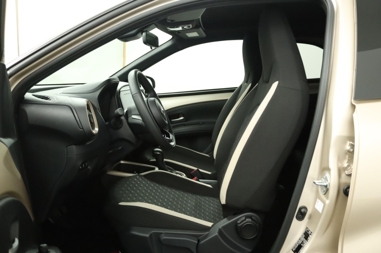 Toyota Aygo X - 1.0 VVT-i S-CVT Envy 17