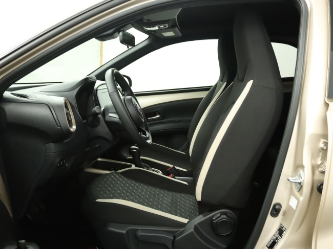 Toyota Aygo X - 1.0 VVT-i S-CVT Envy