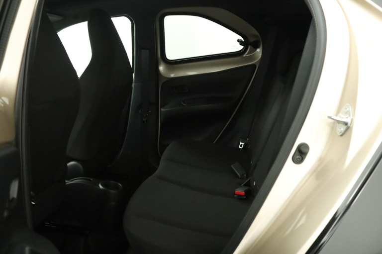 Toyota Aygo X - 1.0 VVT-i S-CVT Envy 18