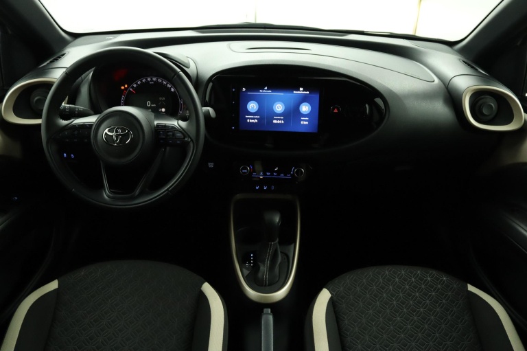 Toyota Aygo X - 1.0 VVT-i S-CVT Envy 4