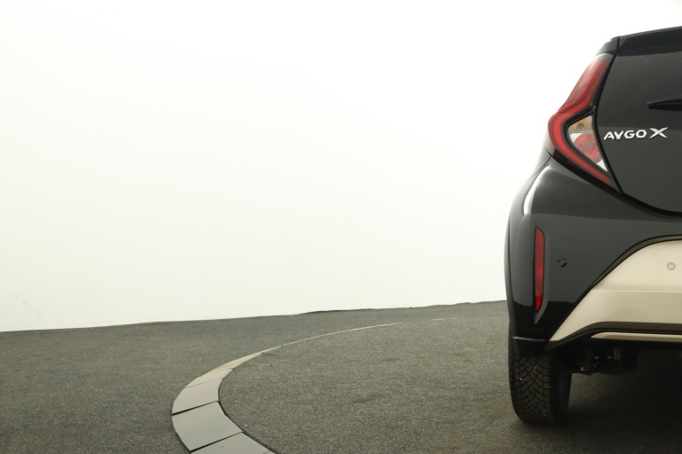 Toyota Aygo X - 1.0 VVT-i S-CVT Envy 40