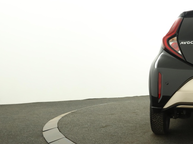 Toyota Aygo X - 1.0 VVT-i S-CVT Envy
