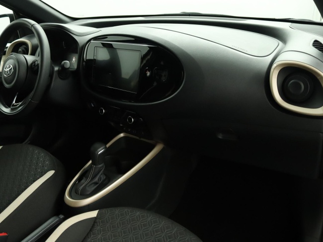 Toyota Aygo X - 1.0 VVT-i S-CVT Envy