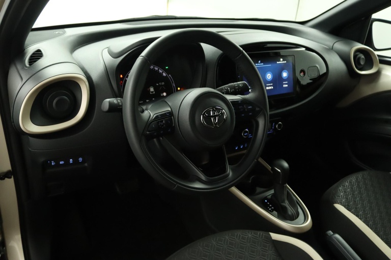 Toyota Aygo X - 1.0 VVT-i S-CVT Envy 61