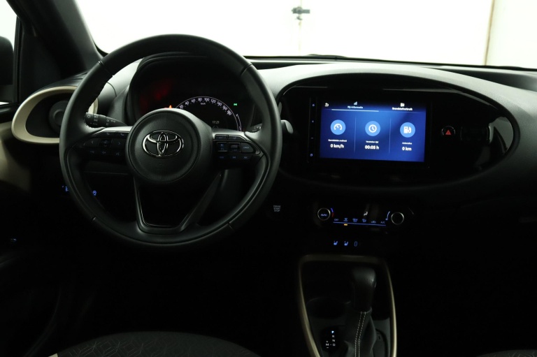 Toyota Aygo X - 1.0 VVT-i S-CVT Envy 63