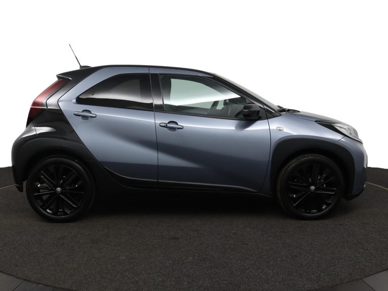 Toyota Aygo X - 1.0 VVT-i S-CVT Premium 13