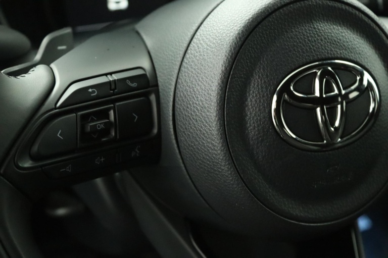 Toyota Aygo X - 1.0 VVT-i S-CVT Premium 19