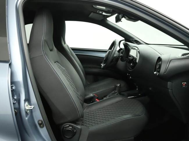 Toyota Aygo X - 1.0 VVT-i S-CVT Premium