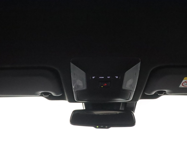 Toyota RAV4 - 2.5 Hybrid AWD Bi-Tone 33