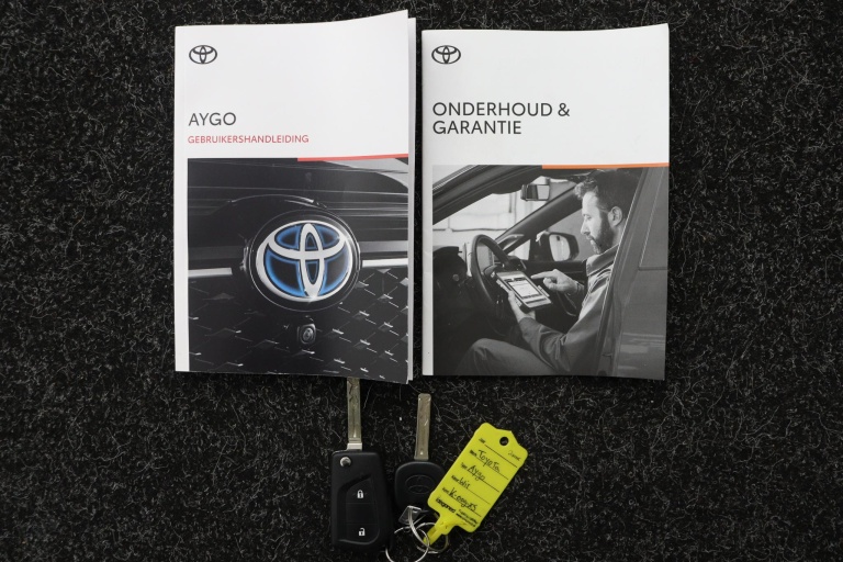 Toyota Aygo - 1.0 VVT-i x-joy 11