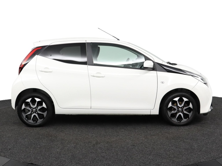 Toyota Aygo - 1.0 VVT-i x-joy 13