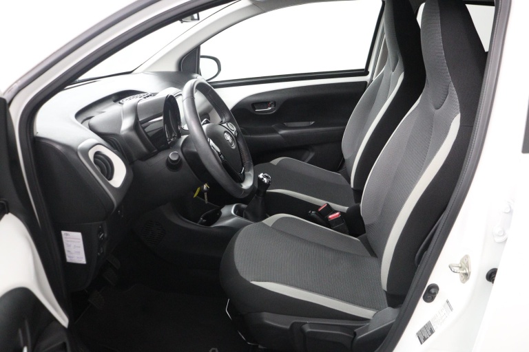 Toyota Aygo - 1.0 VVT-i x-joy 17