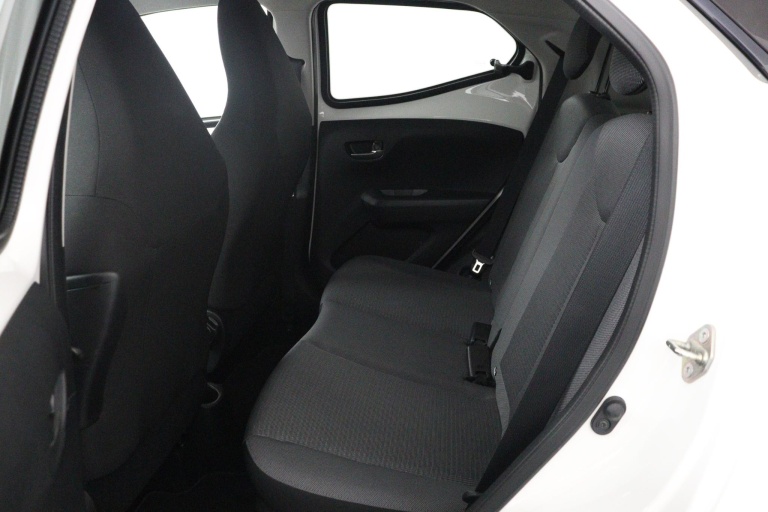 Toyota Aygo - 1.0 VVT-i x-joy 18