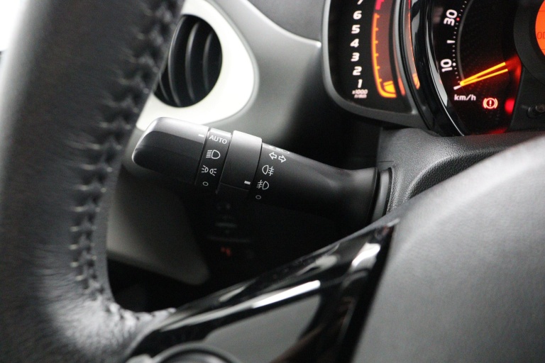 Toyota Aygo - 1.0 VVT-i x-joy 29