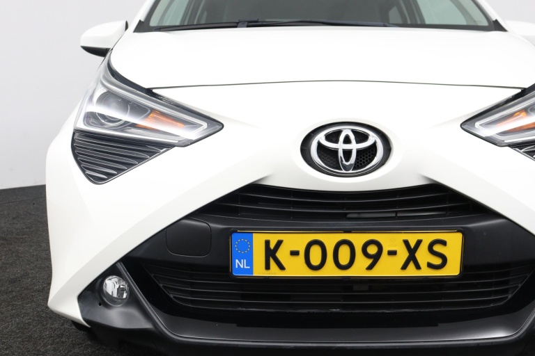 Toyota Aygo - 1.0 VVT-i x-joy 34