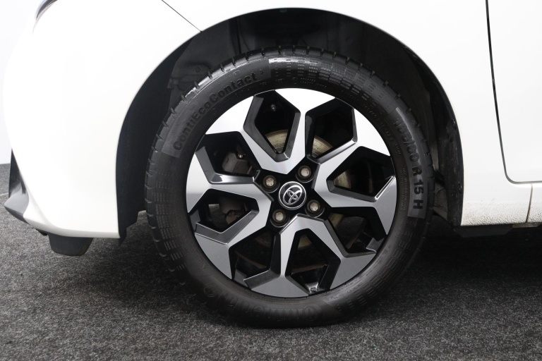 Toyota Aygo - 1.0 VVT-i x-joy 37