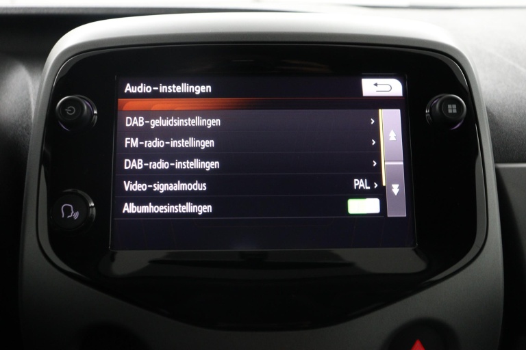 Toyota Aygo - 1.0 VVT-i x-joy 52
