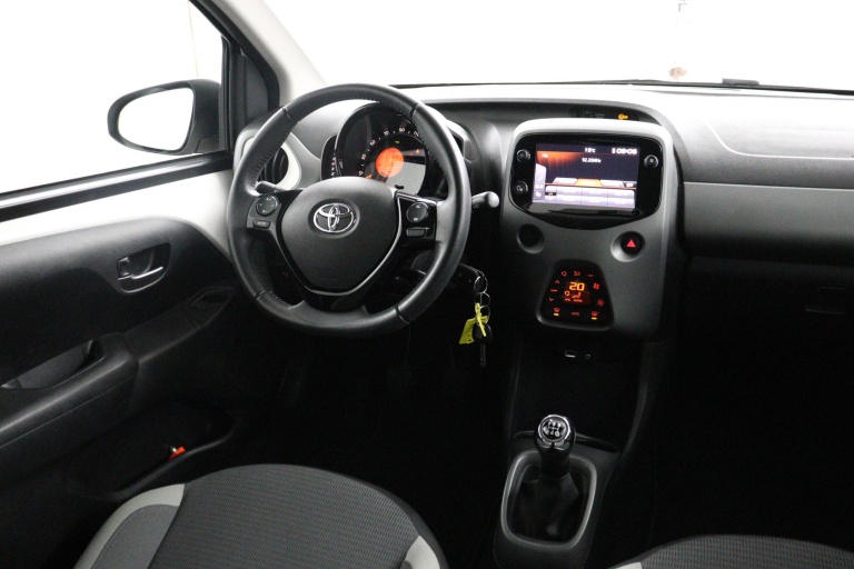 Toyota Aygo - 1.0 VVT-i x-joy 61