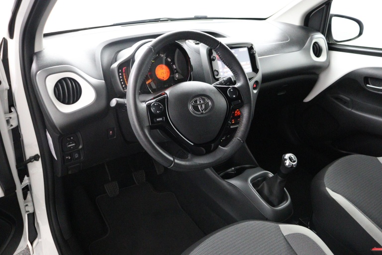 Toyota Aygo - 1.0 VVT-i x-joy 64