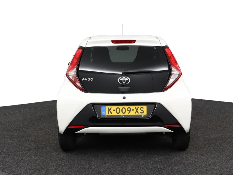 Toyota Aygo - 1.0 VVT-i x-joy 66