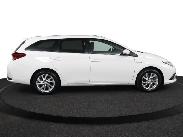 Toyota Auris Touring Sports - 1.8 Hybrid Dynamic Go 13