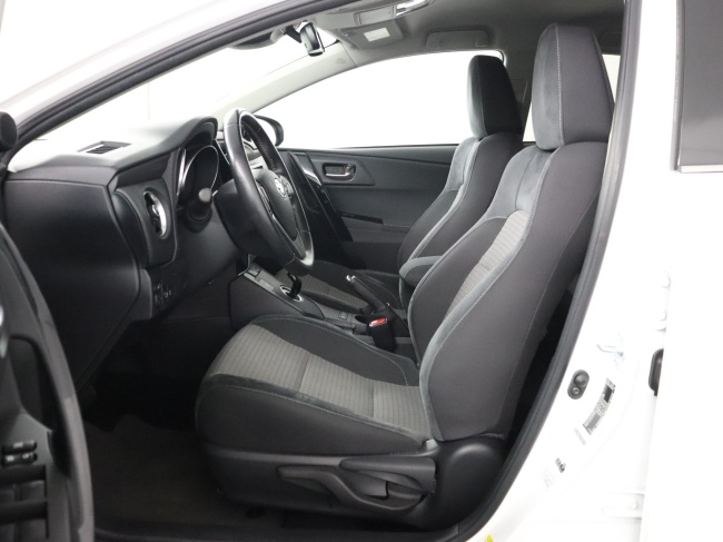 Toyota Auris Touring Sports - 1.8 Hybrid Dynamic Go