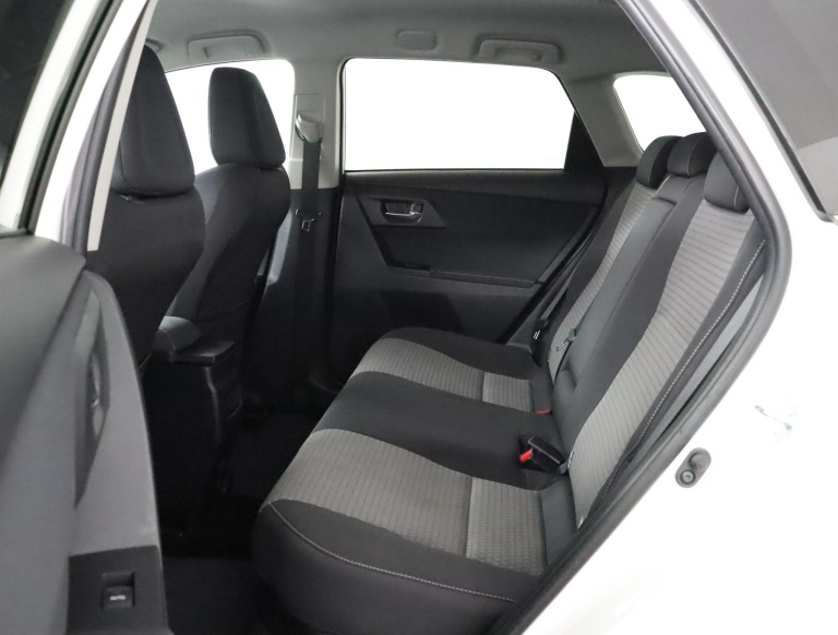 Toyota Auris Touring Sports - 1.8 Hybrid Dynamic Go 18