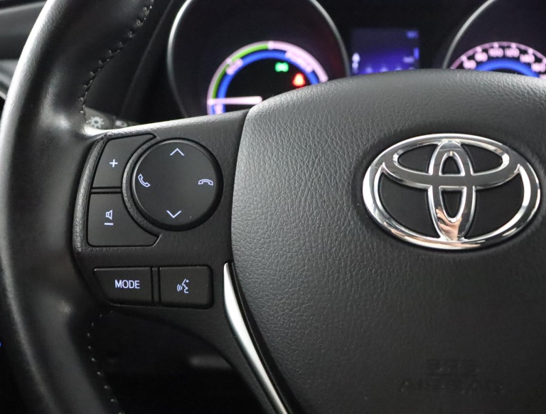 Toyota Auris Touring Sports - 1.8 Hybrid Dynamic Go 19