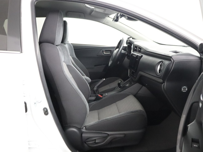 Toyota Auris Touring Sports - 1.8 Hybrid Dynamic Go