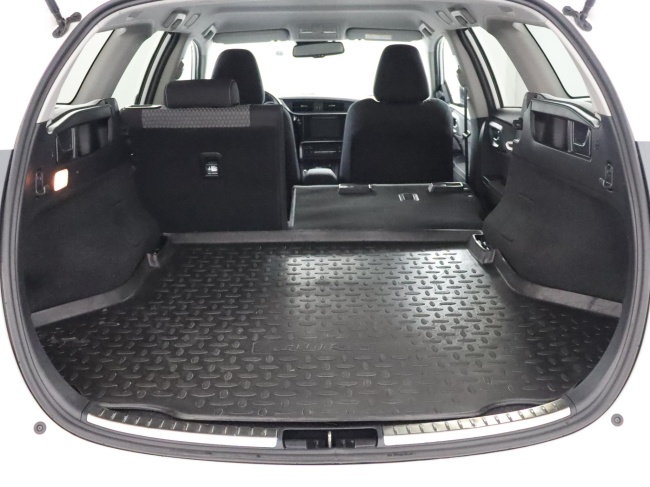 Toyota Auris Touring Sports - 1.8 Hybrid Dynamic Go