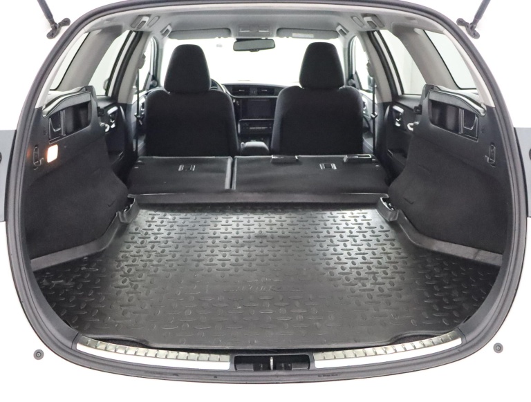 Toyota Auris Touring Sports - 1.8 Hybrid Dynamic Go 25
