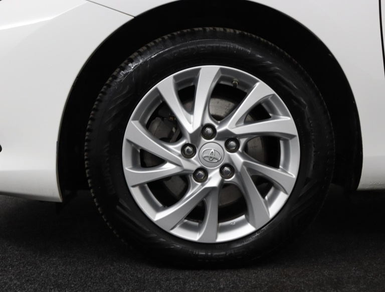 Toyota Auris Touring Sports - 1.8 Hybrid Dynamic Go 37