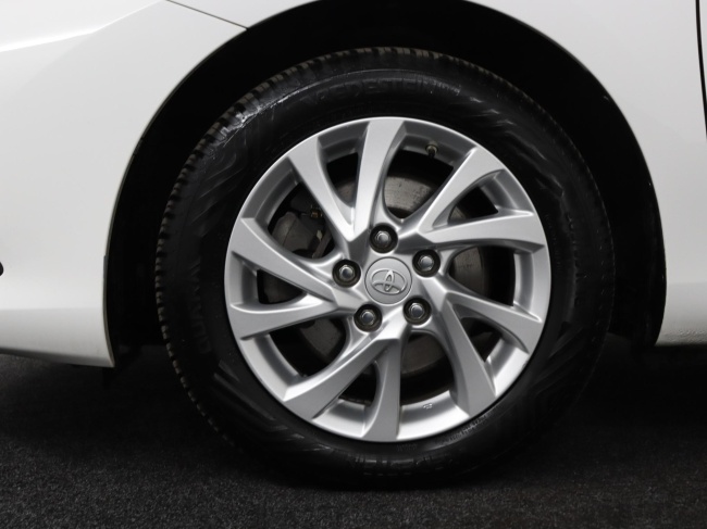 Toyota Auris Touring Sports - 1.8 Hybrid Dynamic Go