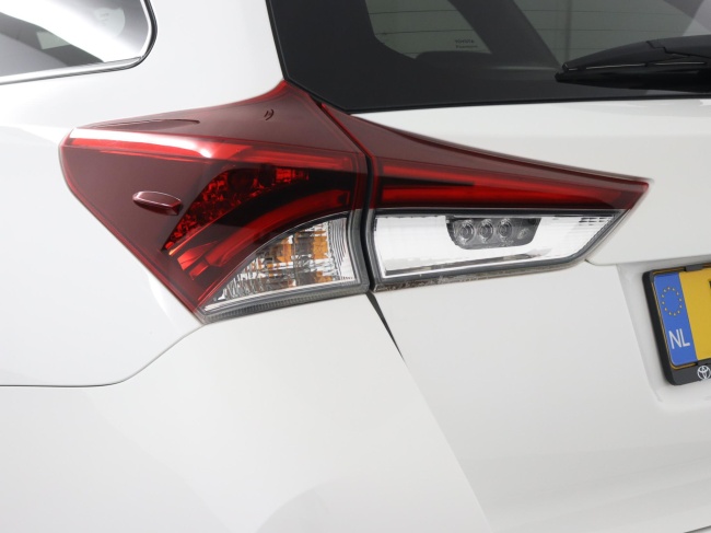 Toyota Auris Touring Sports - 1.8 Hybrid Dynamic Go