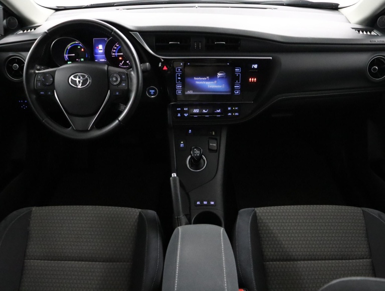 Toyota Auris Touring Sports - 1.8 Hybrid Dynamic Go 4