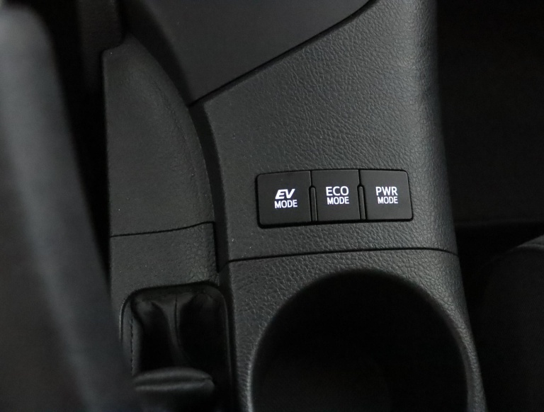 Toyota Auris Touring Sports - 1.8 Hybrid Dynamic Go 52