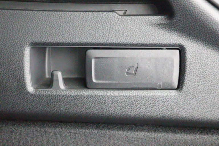 Toyota Corolla Touring Sports - 1.8 Hybrid Active 47