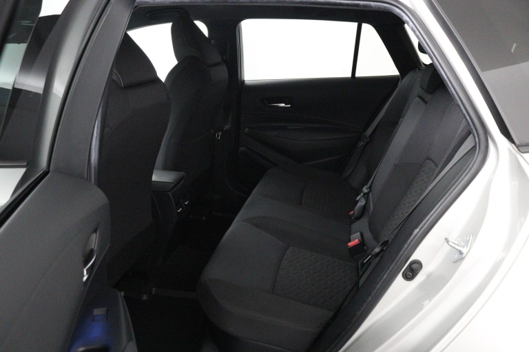Toyota Corolla Touring Sports - 1.8 Hybrid Dynamic 18