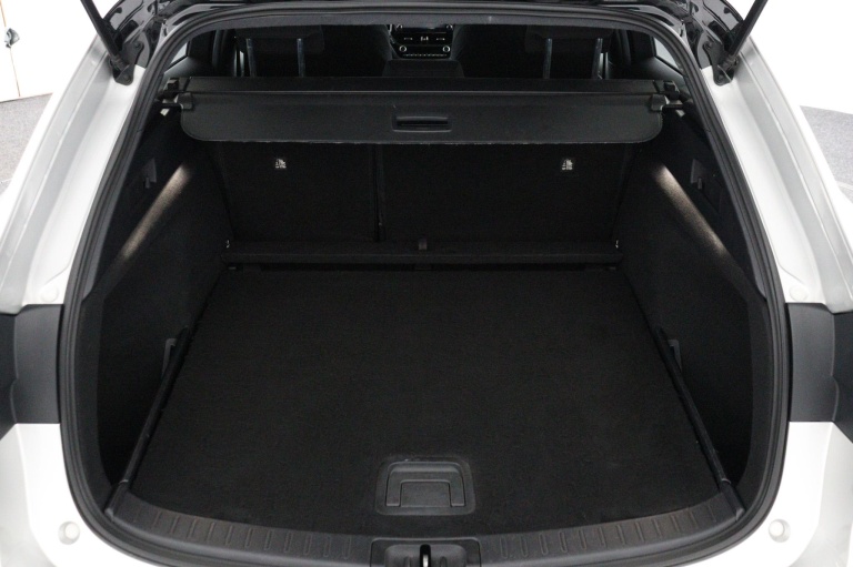 Toyota Corolla Touring Sports - 1.8 Hybrid Dynamic 23