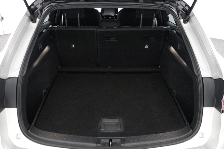 Toyota Corolla Touring Sports - 1.8 Hybrid Dynamic 24
