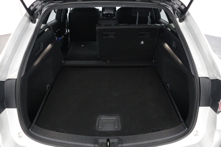 Toyota Corolla Touring Sports - 1.8 Hybrid Dynamic 25