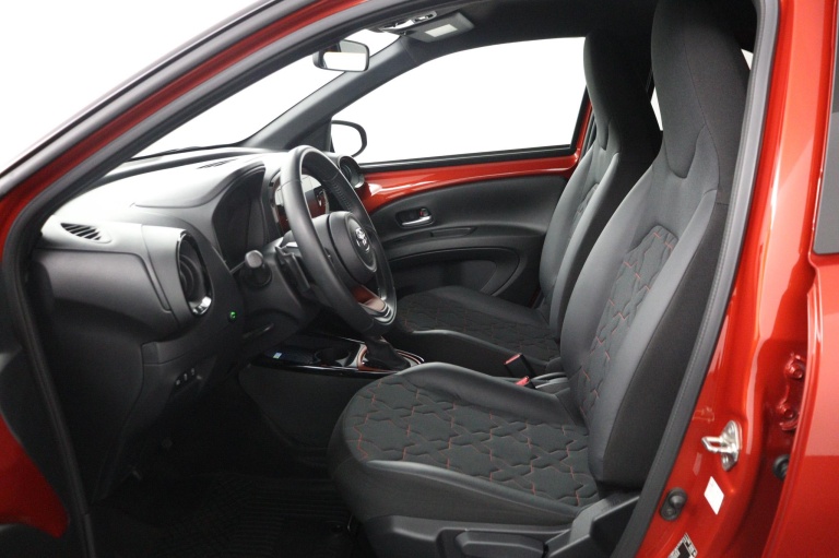 Toyota Aygo X - 1.0 VVT-i S-CVT Envy 16