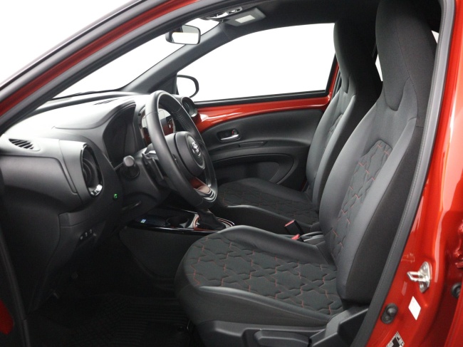 Toyota Aygo X - 1.0 VVT-i S-CVT Envy