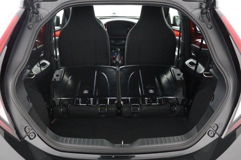Toyota Aygo X - 1.0 VVT-i S-CVT Envy 26