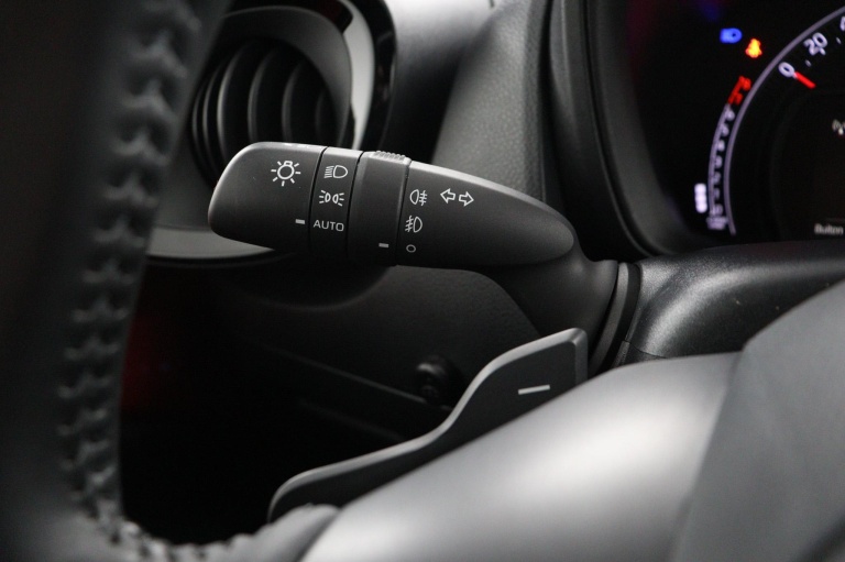 Toyota Aygo X - 1.0 VVT-i S-CVT Envy 31