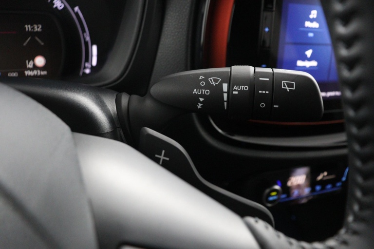 Toyota Aygo X - 1.0 VVT-i S-CVT Envy 32