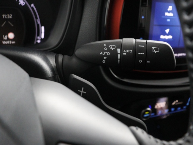 Toyota Aygo X - 1.0 VVT-i S-CVT Envy