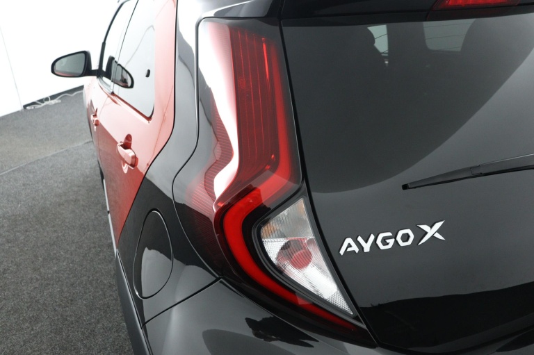 Toyota Aygo X - 1.0 VVT-i S-CVT Envy 42